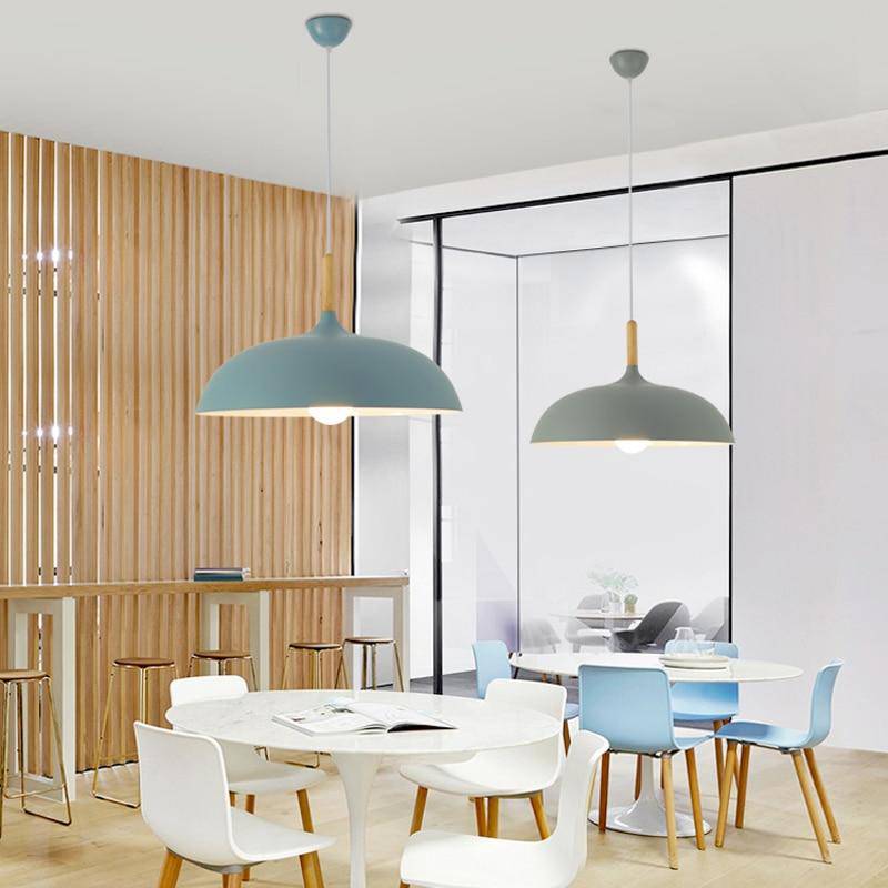 Suspension en aluminium coloré avec tige en bois – modèle Wood