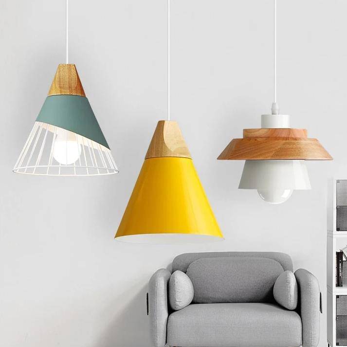 Suspension en métal coloré et bois – formes variées Nordic